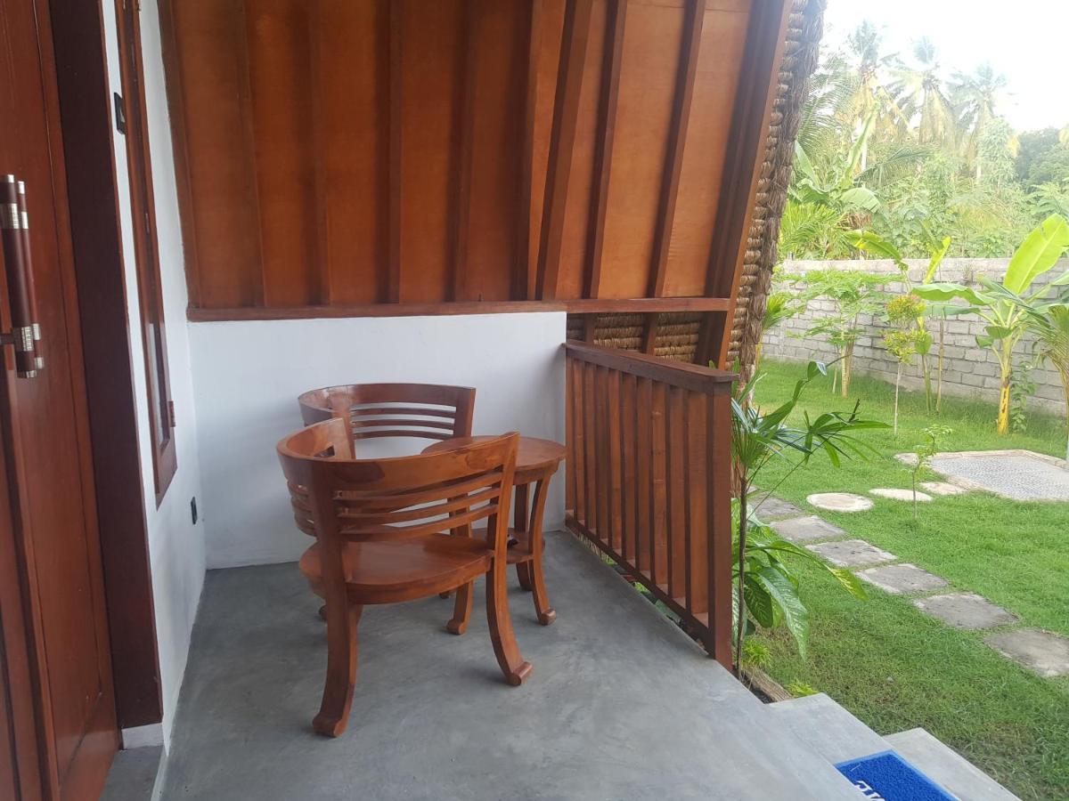 Tropical Sunday Bungalow - Surf And Stay Selong Belanak Exterior photo