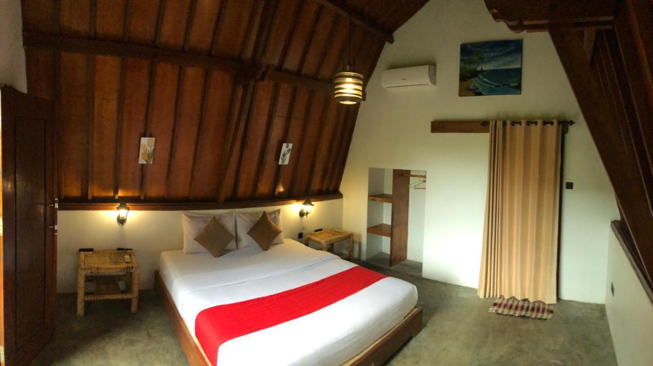 Tropical Sunday Bungalow - Surf And Stay Selong Belanak Exterior photo