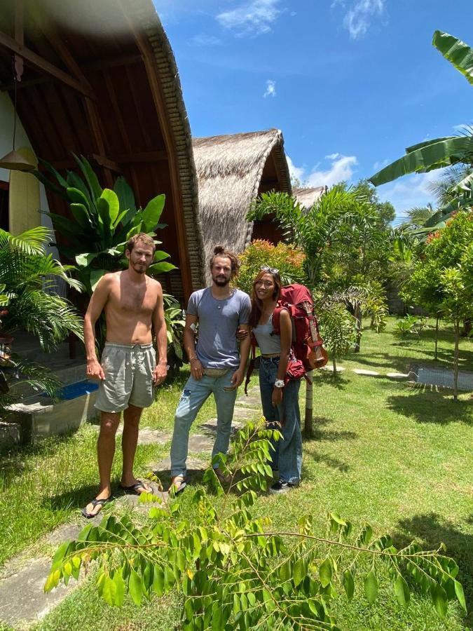 Tropical Sunday Bungalow - Surf And Stay Selong Belanak Exterior photo