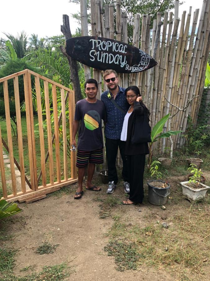Tropical Sunday Bungalow - Surf And Stay Selong Belanak Exterior photo