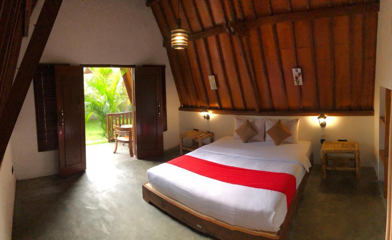 Tropical Sunday Bungalow - Surf And Stay Selong Belanak Exterior photo